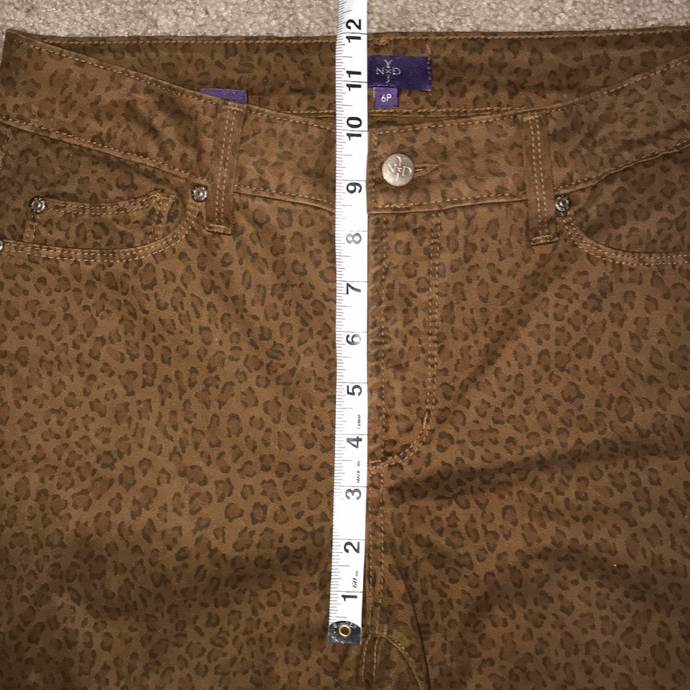 NYDJ Leopard Ankle Jean - Picture 5 of 8